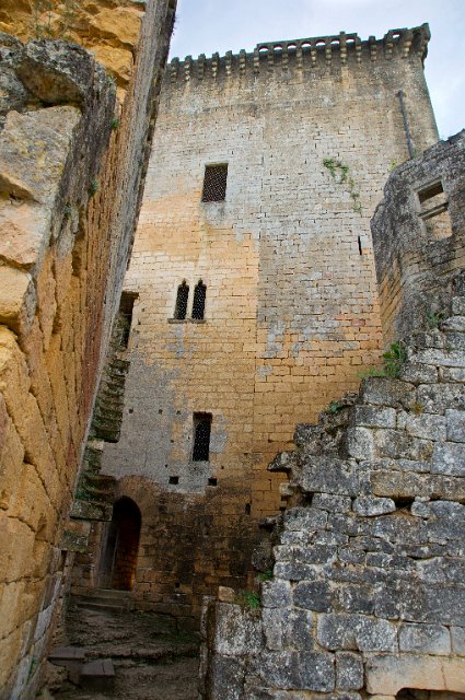 0816 Chateau de Commarque.jpg - SONY DSC